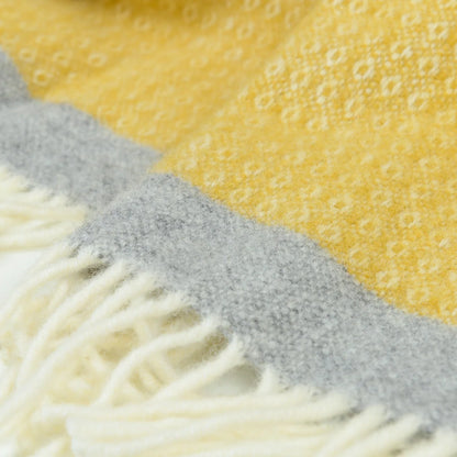 Organic Lambswool Blanket with Knitted Texture and Fringes