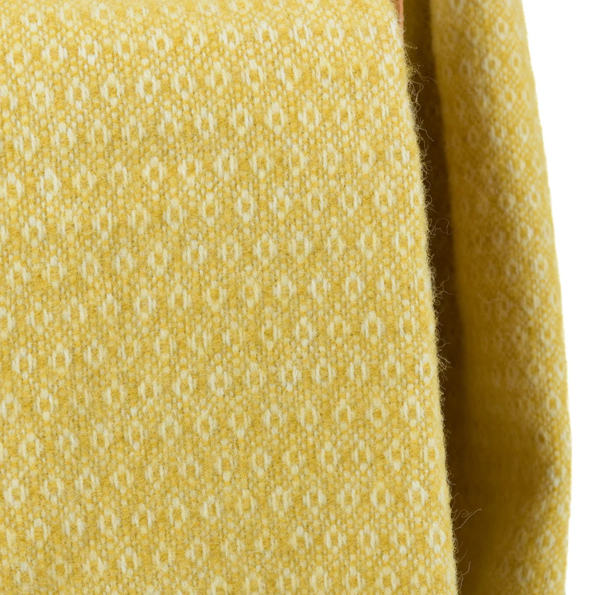 Organic Lambswool Blanket with Knitted Texture and Fringes