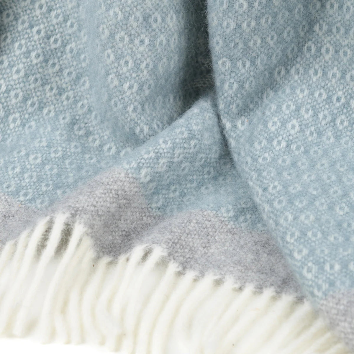 Organic Lambswool Blanket with Knitted Texture and Fringes