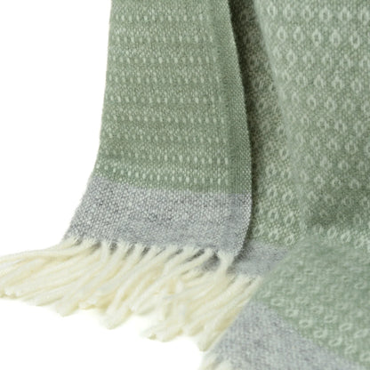 Organic Lambswool Blanket with Knitted Texture and Fringes