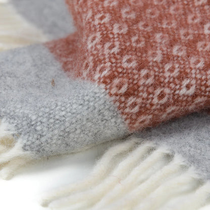 Organic Lambswool Blanket with Knitted Texture and Fringes