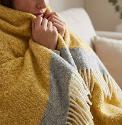 Organic Lambswool Blanket with Knitted Texture and Fringes