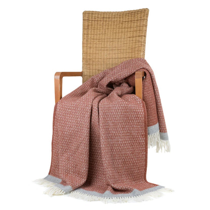 Organic Lambswool Blanket with Knitted Texture and Fringes