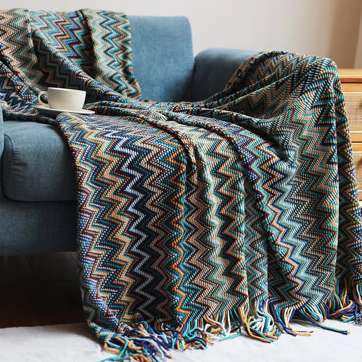 Throw Blanket Hand-Knitted Chevron Pattern With Fringed Edges